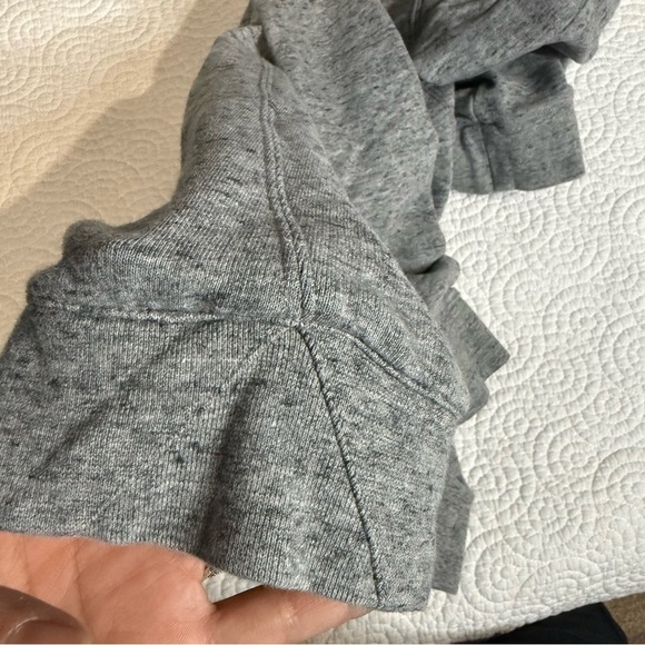 Club Monaco Gray Crewneck Sweater Soft Knit Minimalist Design - Picture 10 of 10